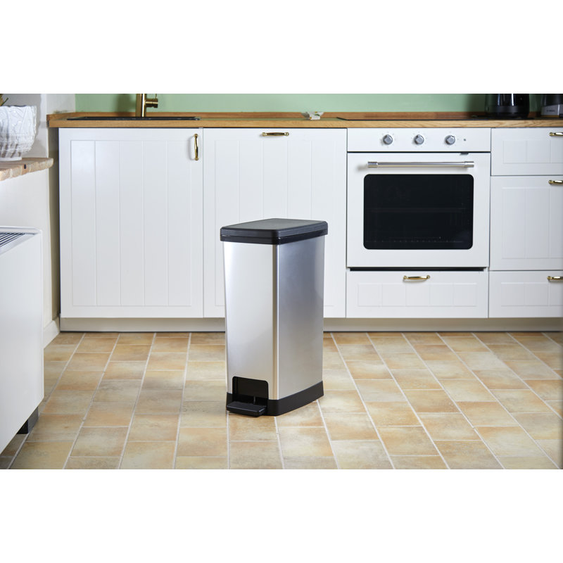 Dachelle Plastic Pedal Kitchen Trash Can, 59cm H x 24cm W x 37cm D, 40L