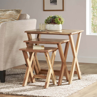 Tables gigognes en bois massif