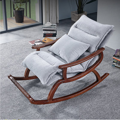 Chaise berçante élégante et décontractée en bois massif