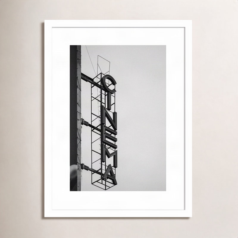 «Cinéma Marquee Sign» par Design Fabrikken, reproduction de photo sur papier encadrée, H 20 po x l 15 po, Blanc