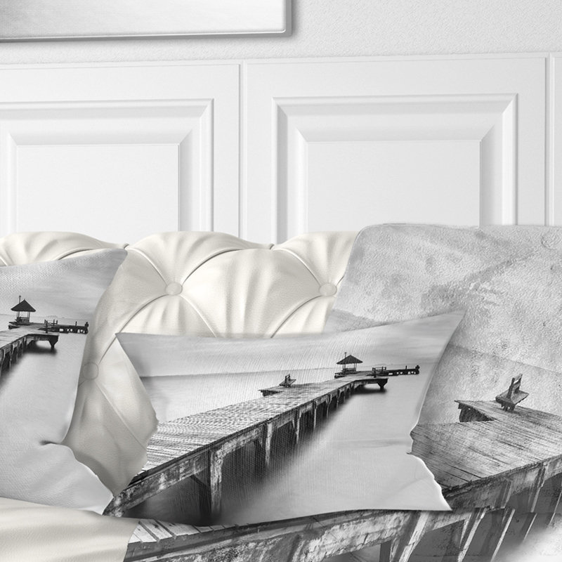 Wooden Sea Bridge - Coussin décoratif imprimé Sea & Shore