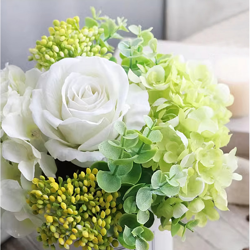 Simulation de fleurs artificielles en pot