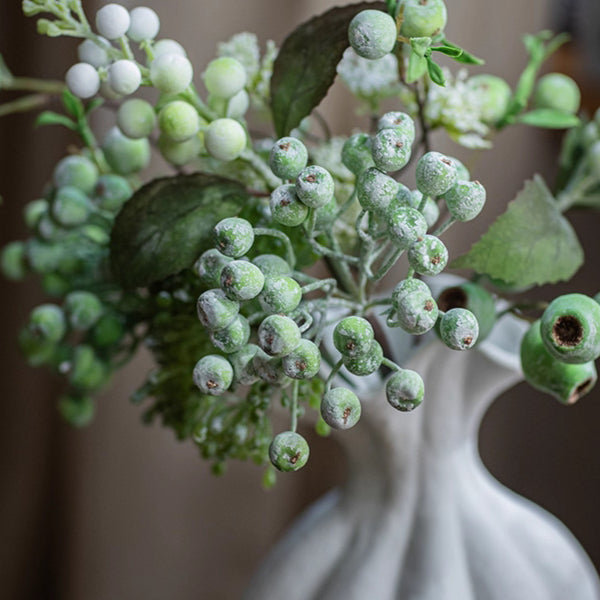 Bouquet de bleuets et de verdure 13 po de hauteur, Red