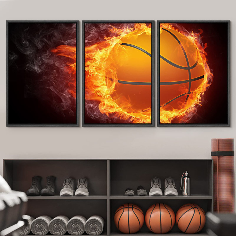 «Passionate Burning Basketball», reproduction d'impression, H 24 po x l 48 po, Black Floater Framed