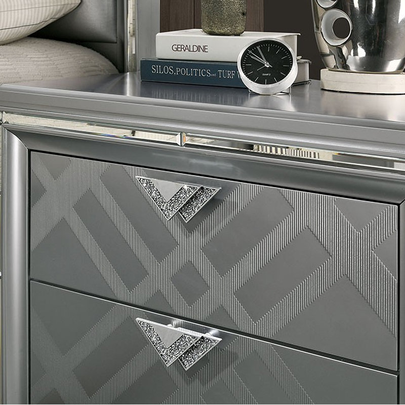 Fariyah 38.4'' W 5 - Drawer Dresser