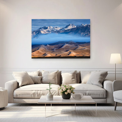 «Golden Dunes Misty Mountains Serene Tranquil Abstract Landscape Mountain», reproduction d'art murale