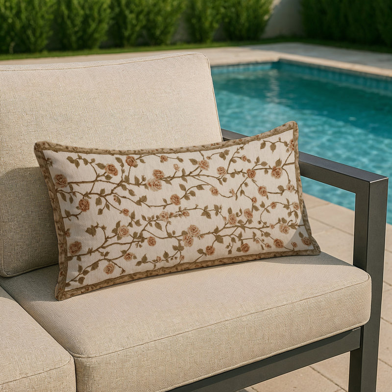 Coussin d'intérieur et d'extérieur, Rectangulaire H 20 po x l 14 po, Blanc plage floral