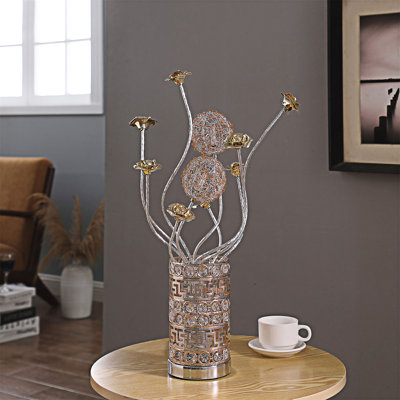 Lampe de table en forme de fleur en aluminium