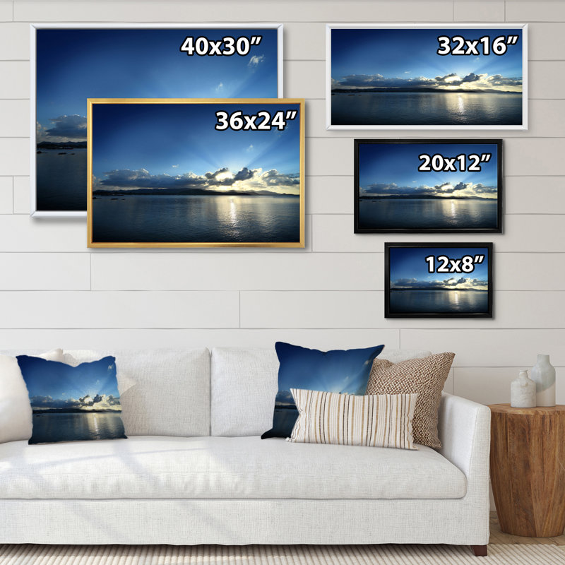 «Dramatic Tropical Blue Sunset Sky II», reproduction sur toile, H 30 po x l 40 po x P 1,5 po, Cadre flottant doré