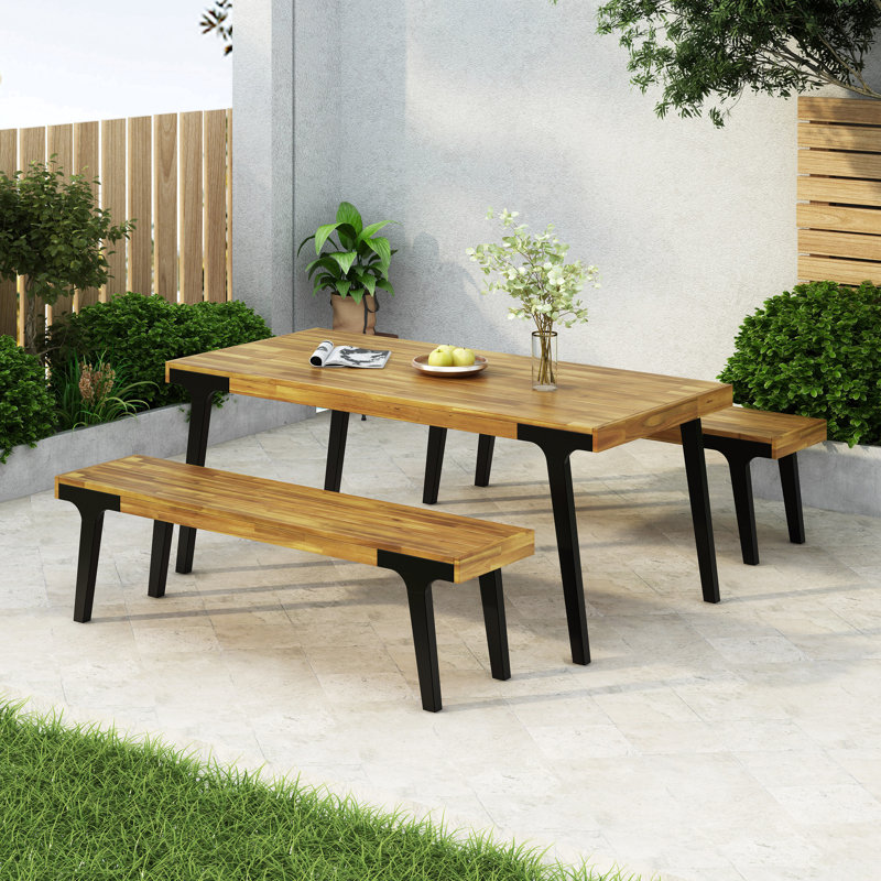 1 table et 2 bancs