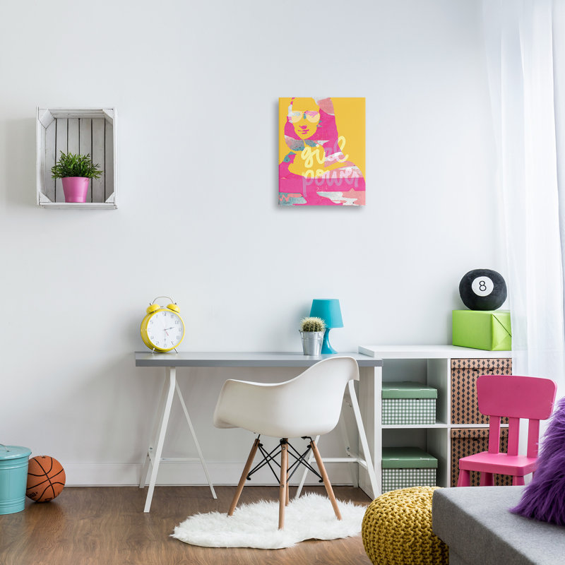 Art mural sur toile, "Girl Power" par Molly Mattin, H 20 po x l 16 po