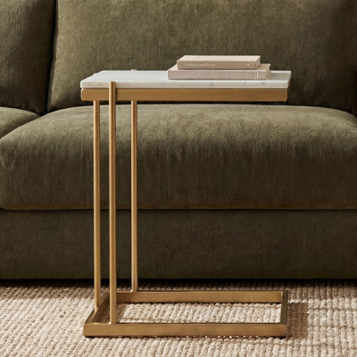Table en C, marbre blanc, base en fer doré, blanc