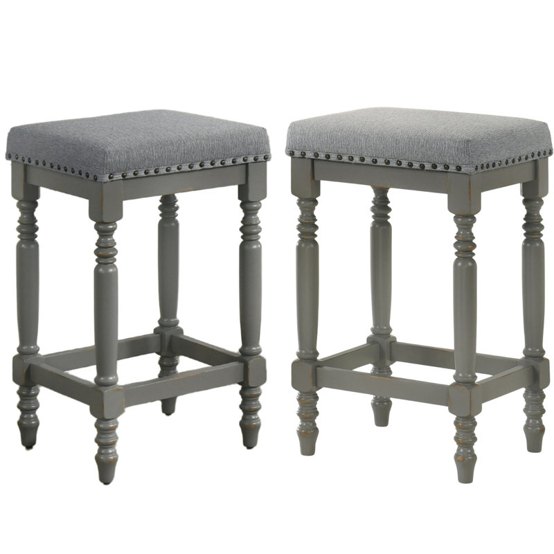 Tabouret de bar rustique gris froid de 2 avec garniture cloutée et finition patinée