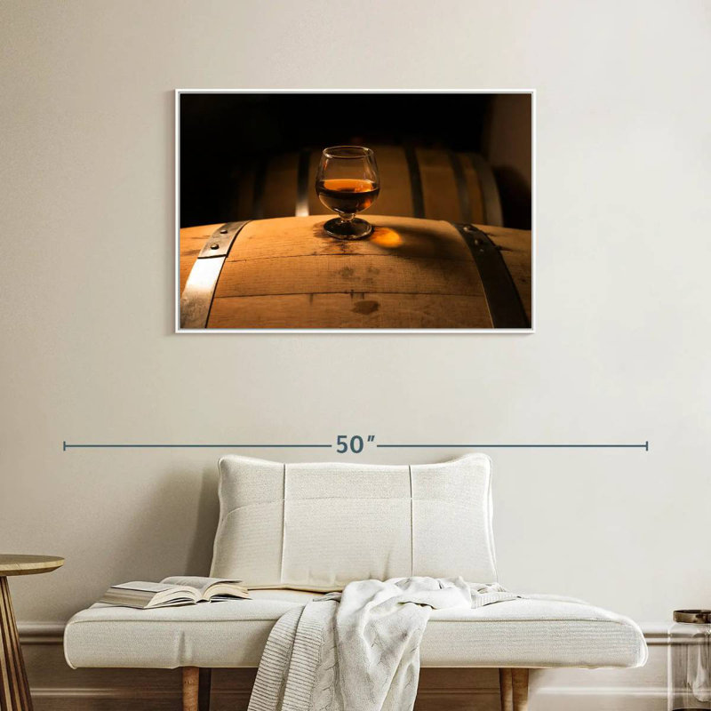Verre à whisky sur baril, Cadre flottant blanc, 37 po x 25 po