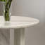 Table basse en marbre blanc naturel, petit accent de salon avec un caractère de pierre unique et une surface semi-polie-161970947
