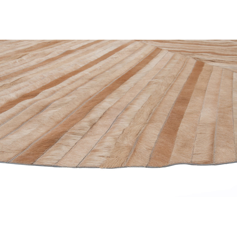 La Quinta Cowhide Geometric Area Rug in Caramel, Round 6'6"