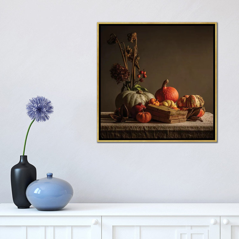 « Still Life » par Mark Gemmell-impression d’art graphique, Toile encadrée d'or, Pas de tapis, H 18 po x l 18 po x 1,5 po