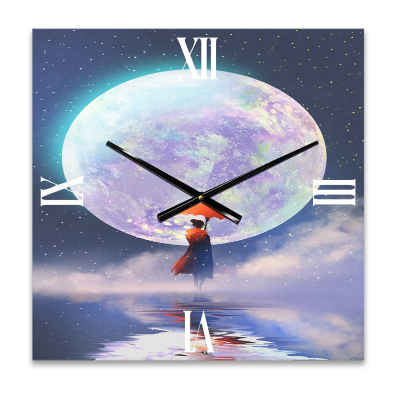 Femme avec parapluie debout sur l'eau contre la lune - Horloge murale traditionnelle, Petit