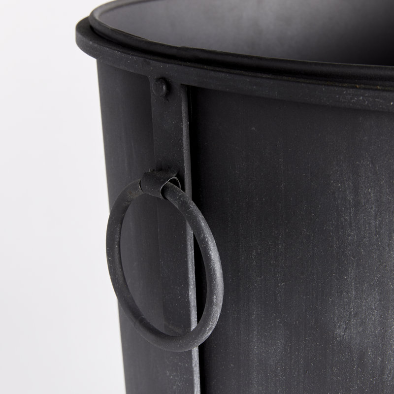 Oberon Planter Medium, 23" H x 19" W x 19" D