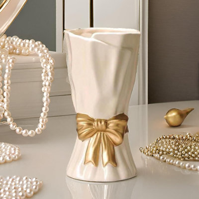 Bow Vase