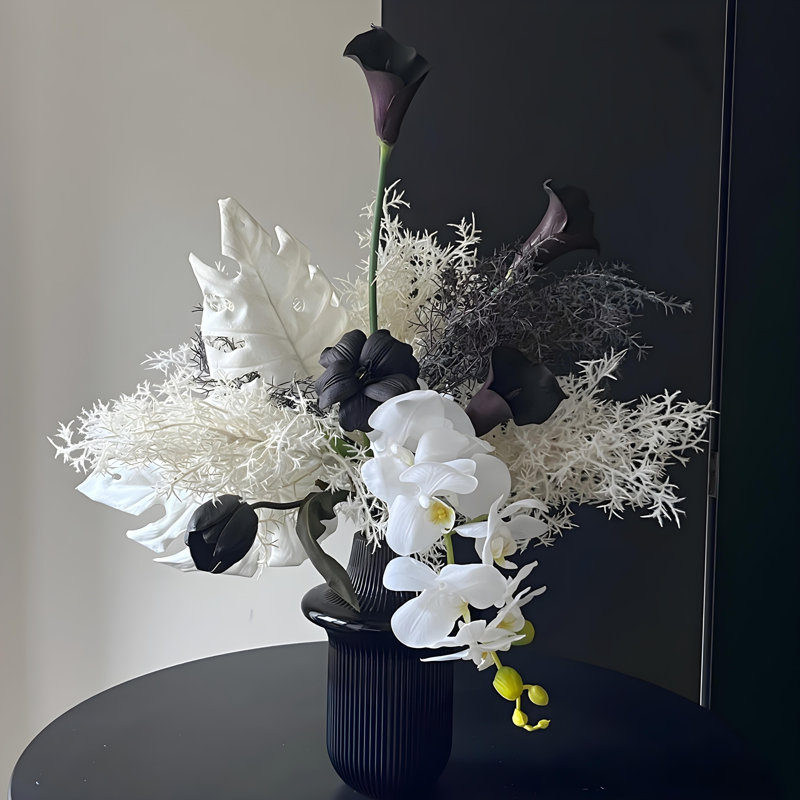 Ornements de fleurs simulées