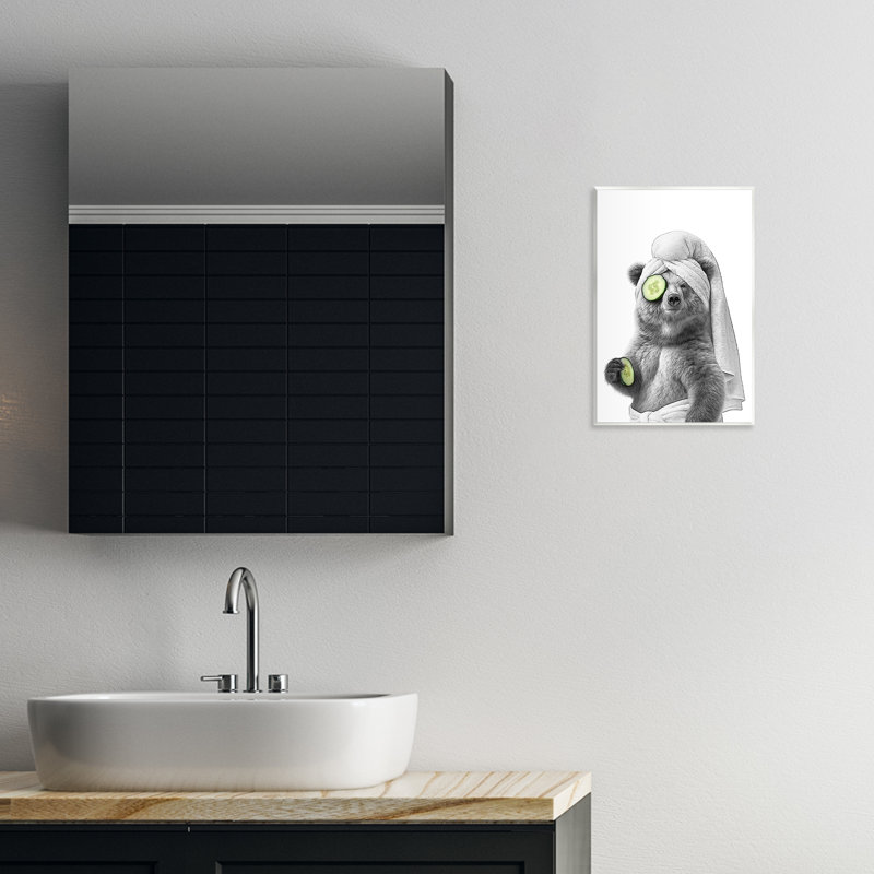 «Fun Bear Face Mask» par Annalisa Latella, H 15 po x l 10 po