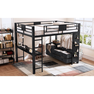 Grand lit mezzanine avec bureau et tablettes, structure de lit mezzanine en métal noir avec poteau de corde à linge, panneau perforé de rangement, sac à lessive, mezzanine pour adultes pour les dortoirs, chambre à coucher, noir