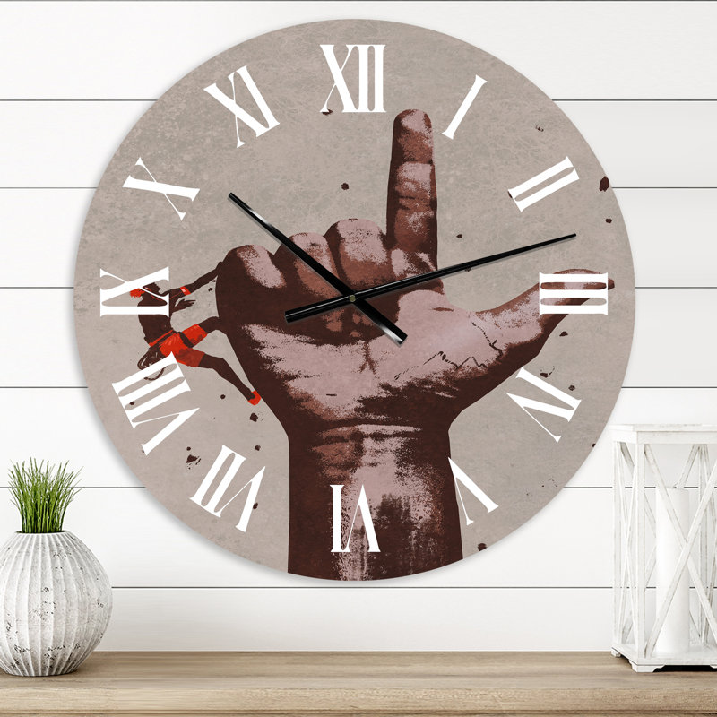 Finger Pointing Up Sign With Climber - Horloge murale moderne, Petit