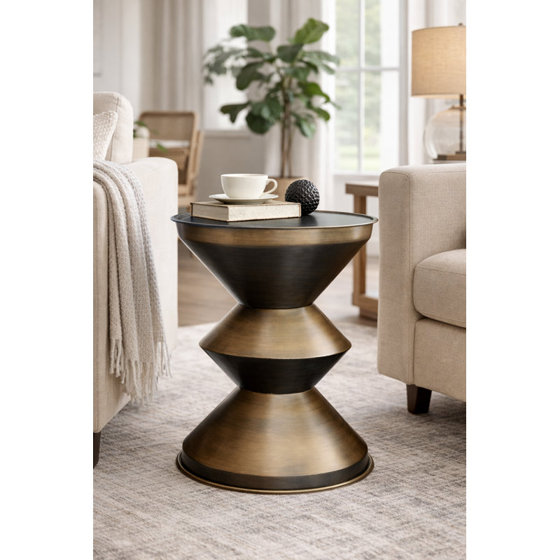 Table d'échecs en laiton antique, Laiton antique