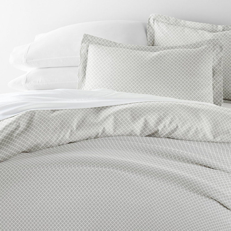 Duvet Cover Set Patterned Microfiber Ultra Soft Bedding in Quatrefoil, Gray, King Duvet Cover + 2 Standard Shams