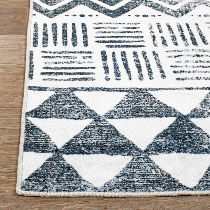 Aynath Geometric Machine Washable Area Rug, Rectangle 5' x 7'