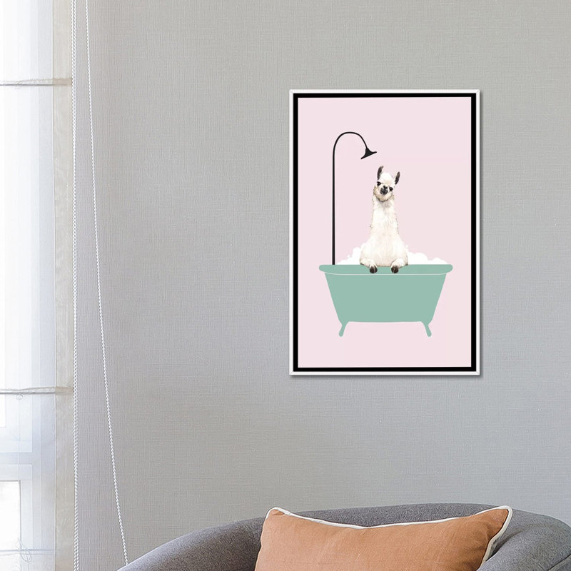 Lama profitant d'un bain moussant, Toile blanche encadrée, H 26 po x l 18 po x P 1,5 po
