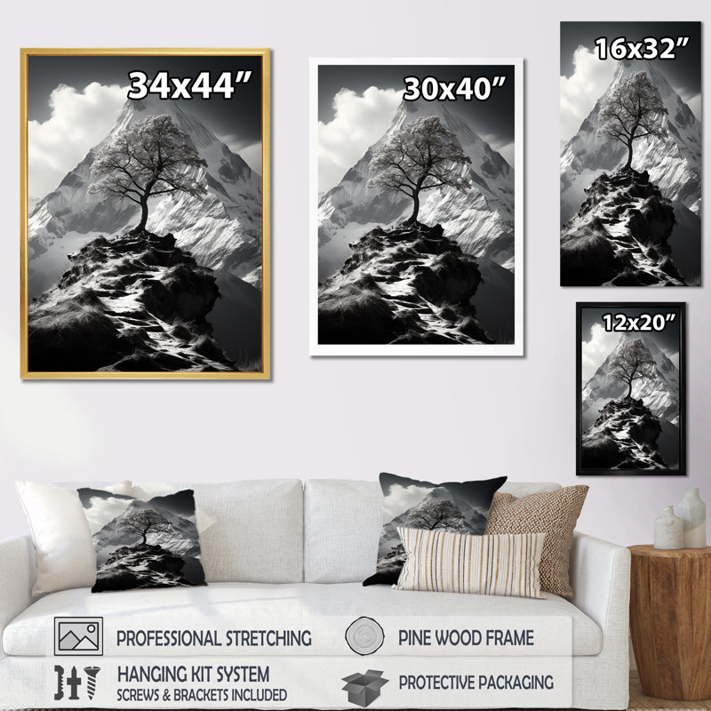Rêves de montagne noir et blanc bordés d'arbres - imprimé, H 44 po x l 34 po x P 1,5 po, Cadre doré simple