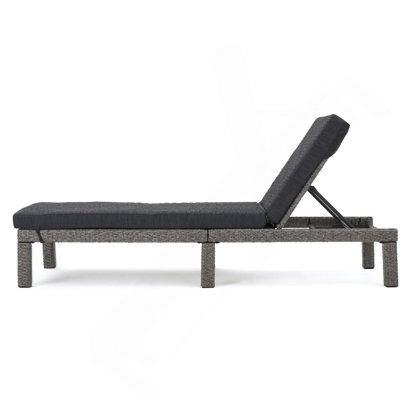 Chaise longue polyvalente en osier toutes saisons pour la détente en plein air