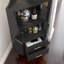 Buffet d'angle en bois noir - Buffet à dossier en miroir avec 2 tablettes ouvertes et 2 tiroirs, armoire à pieds hauts pour un nettoyage facile-122271738