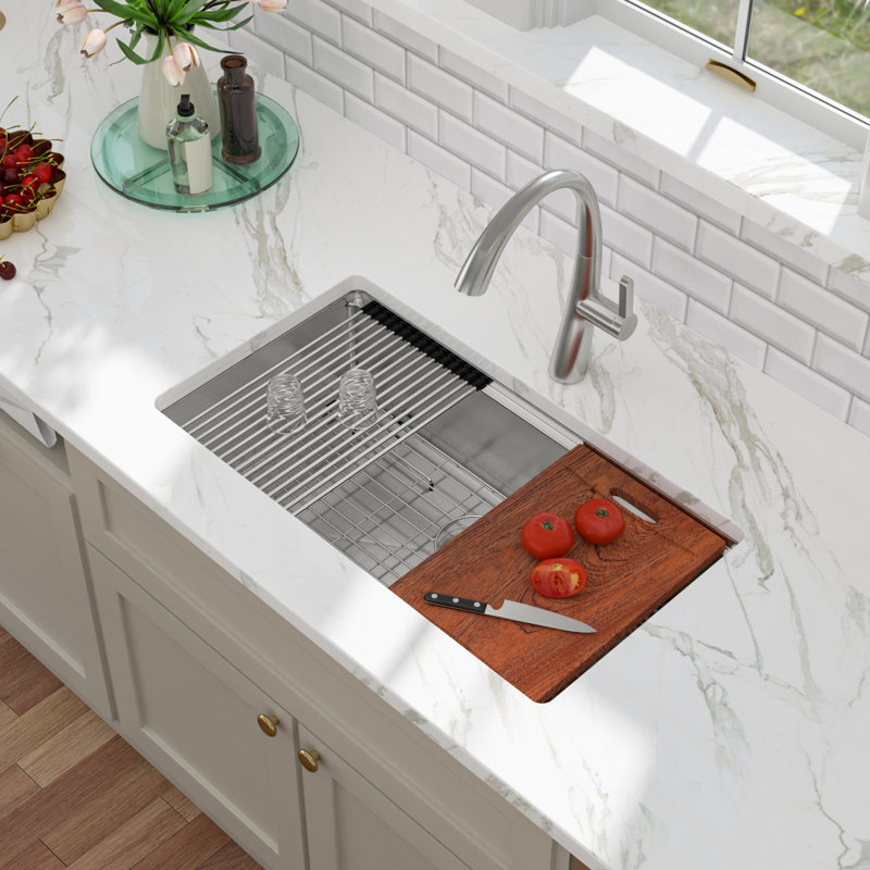 Évier de cuisine en acier inoxydable encastrable 33 po x l 19 po avec grille d'évier, grille, planche à découper, support à roulettes et passoire