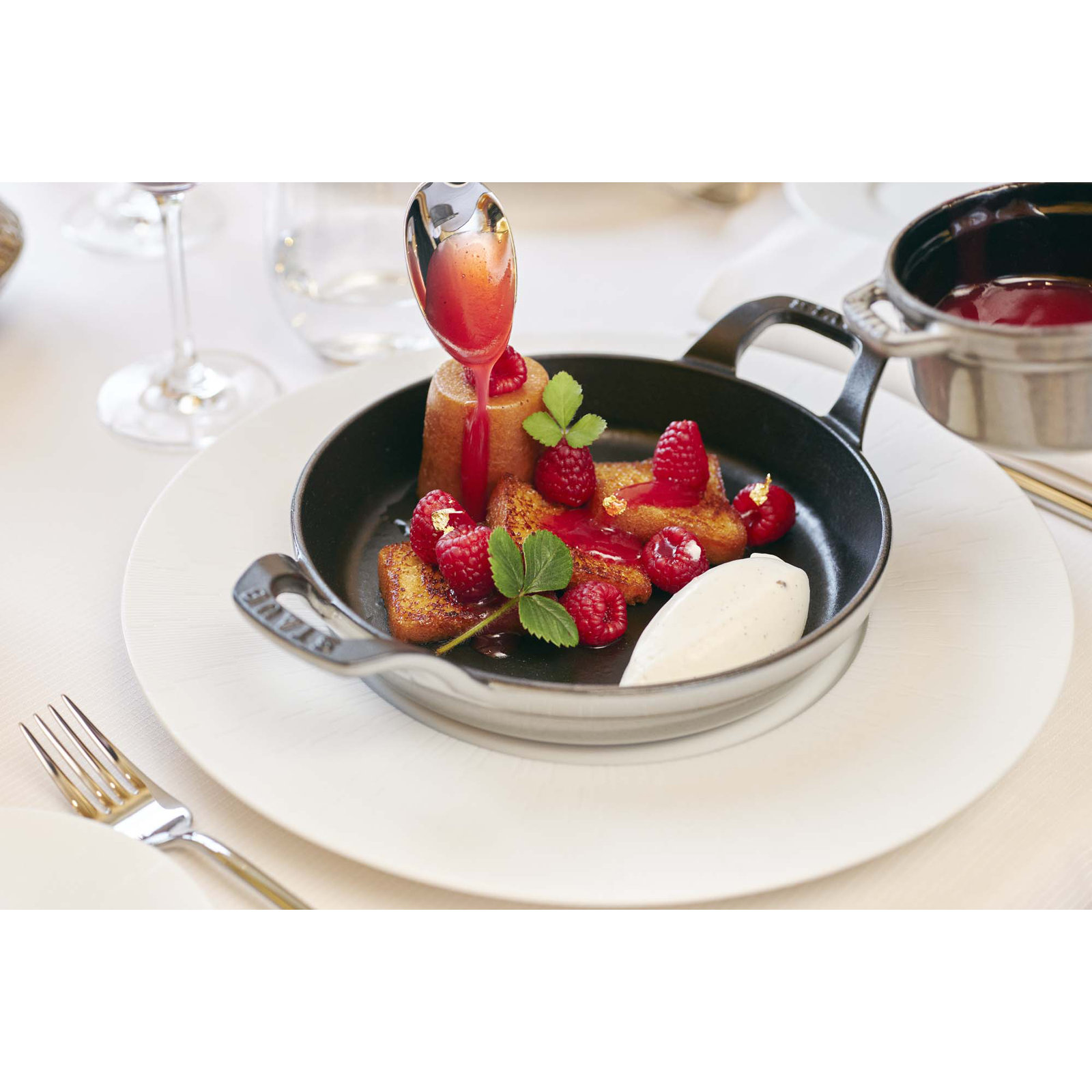 Staub Cast Iron Round Gratin Baking Dish, Graphite Gray, 6""