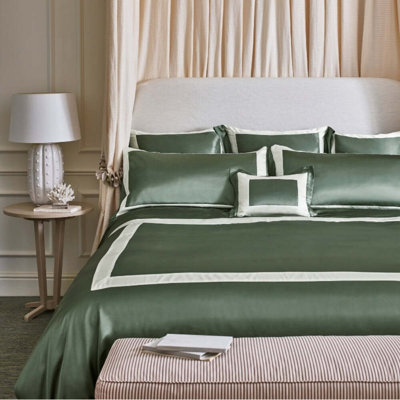Silk Flat Sheet King 110"x112" Ashdown Green & White Border