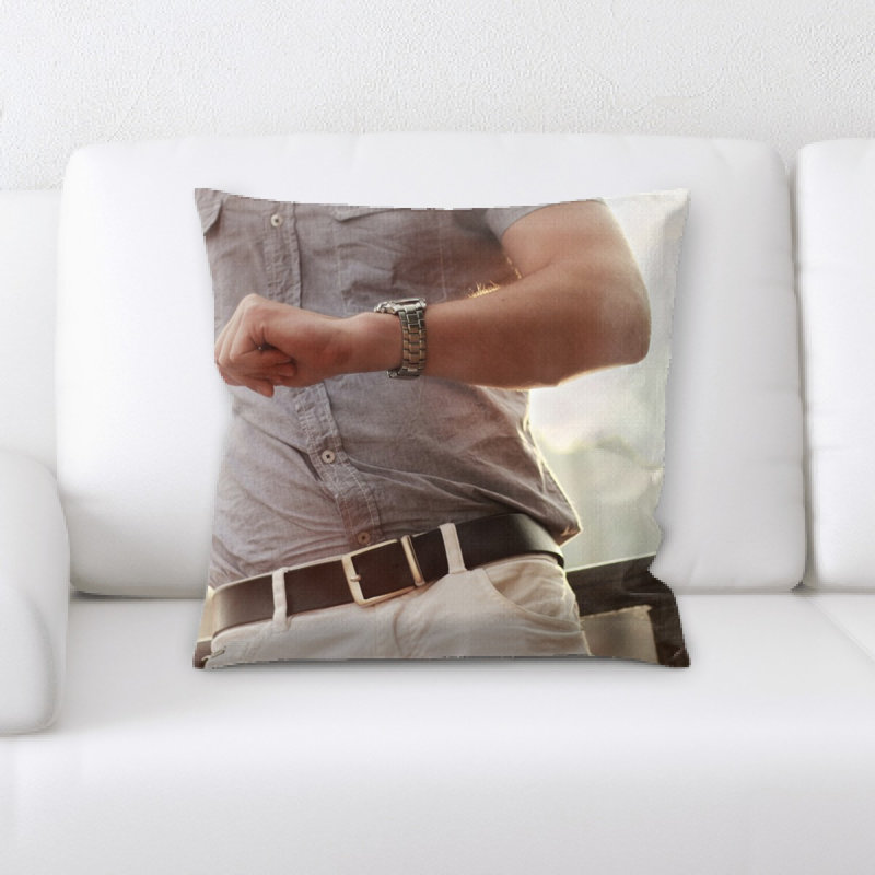Coussin de jeté en attente