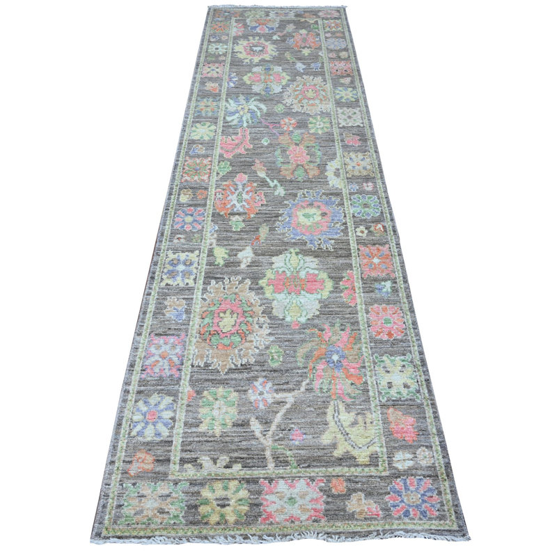 Tapis de couloir oriental en angus Oushak 2 pi 10 po x 10 pi 7 po Vampire