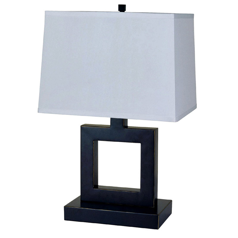 Lampe de table haute 22 po en métal avec design carré, abat-jour blanc