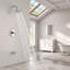 Ensemble de robinet de douche à pluie à pression équilibrée moderne avec robinet de baignoire-129442292