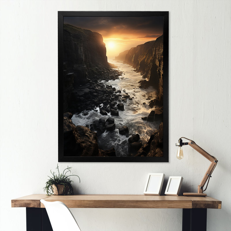Coastal Sunset At The Clif I - Reproduction d'art mural paysage et nature, H 40 po x l 30 po x P 1,5 po, Cadre photo noir