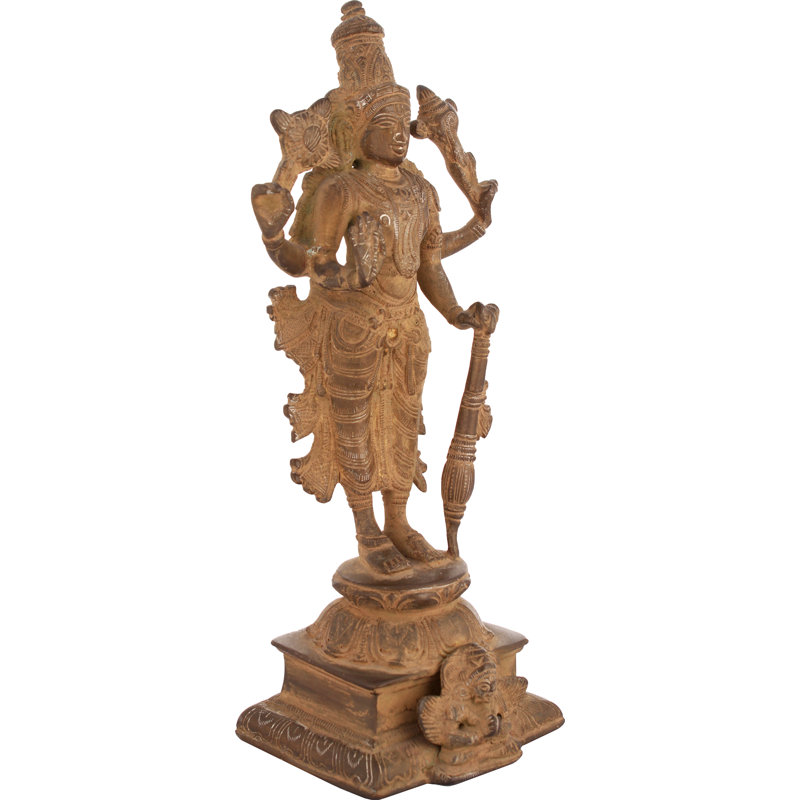 Statue de lord Vishnu debout sur un piédestal Garuda