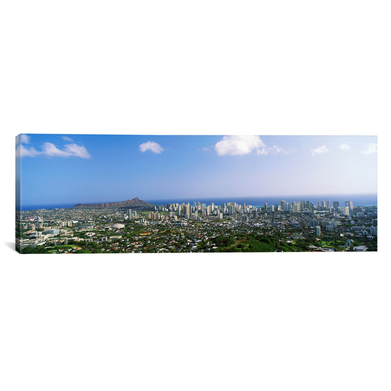 Honolulu, Hawaii par Panoramic Images - reproduction de photo sur toile, H 12 po x l 36 po x 1,5 po, Toile tendue