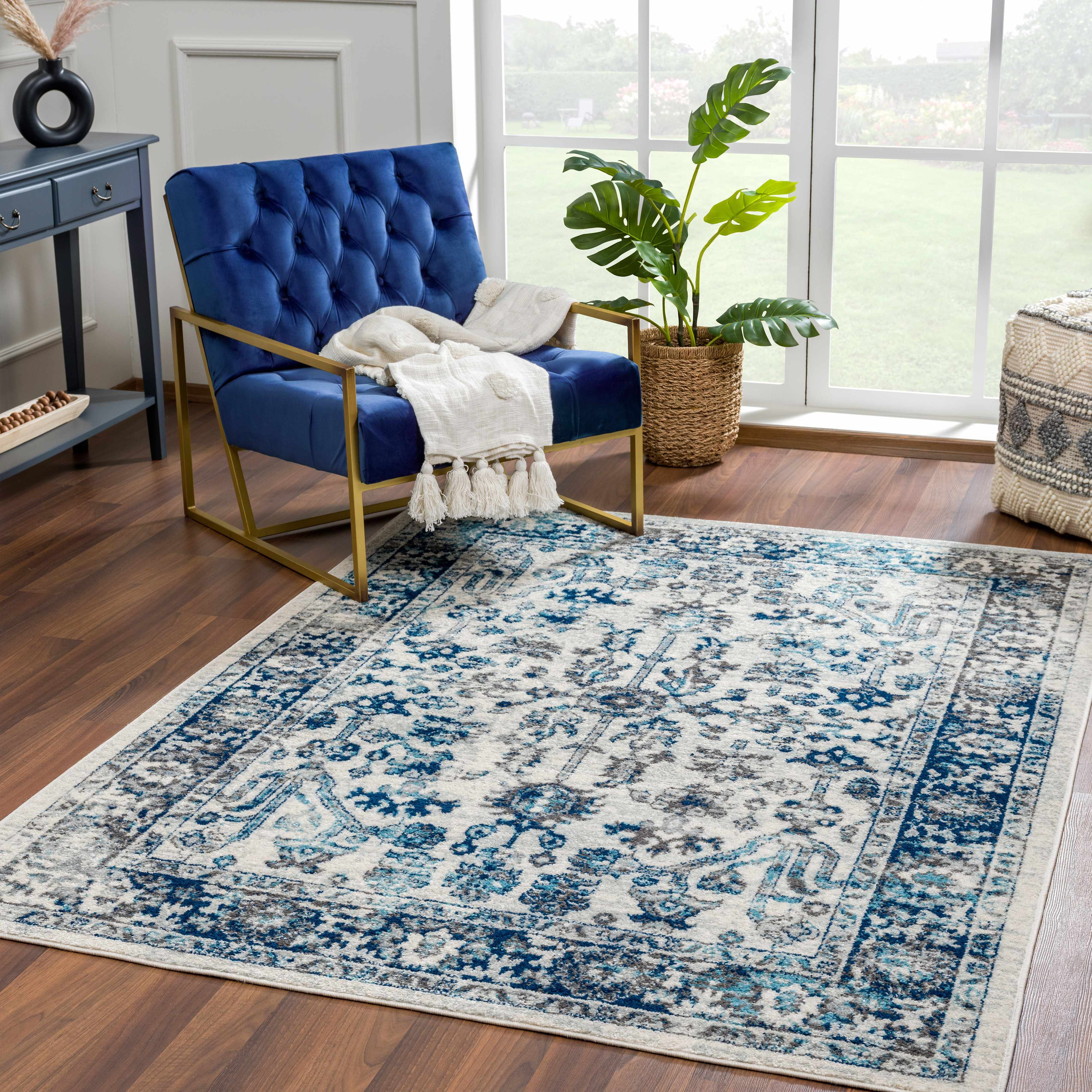 Make a Small Space Look Bigger, Lilla Rugs