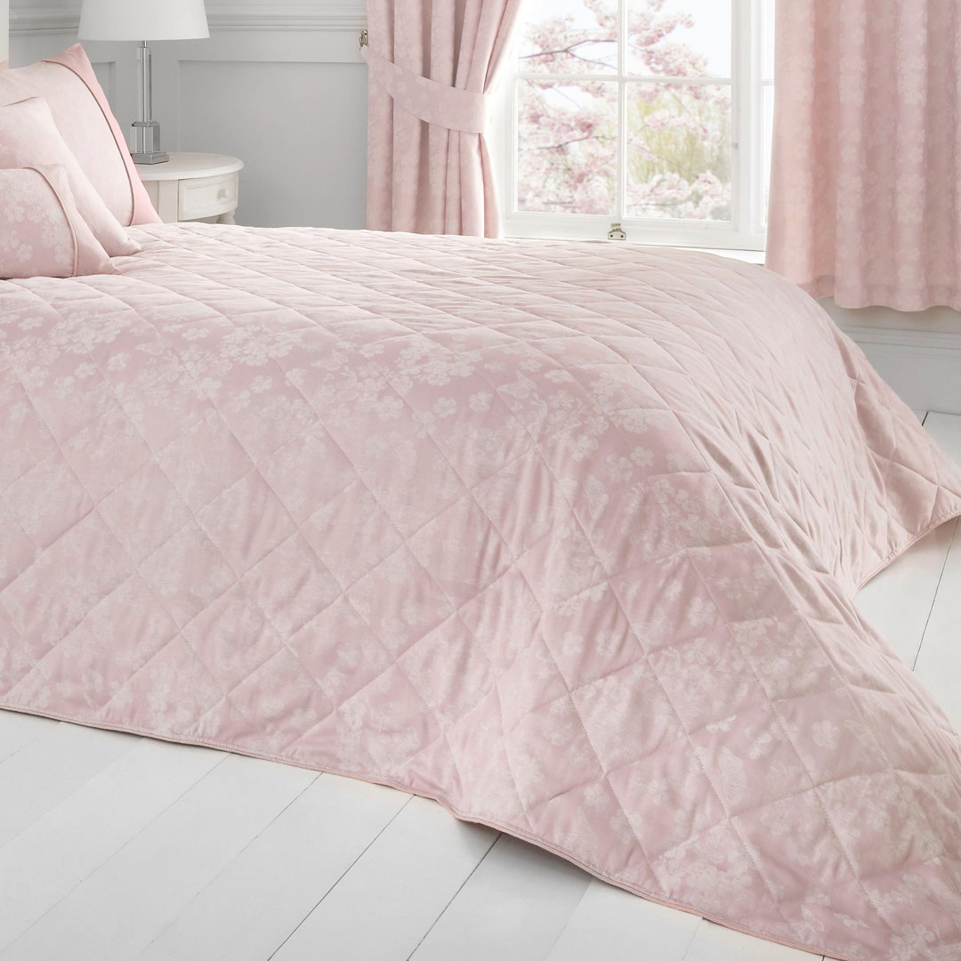 Avonia Traditional Bedspread
