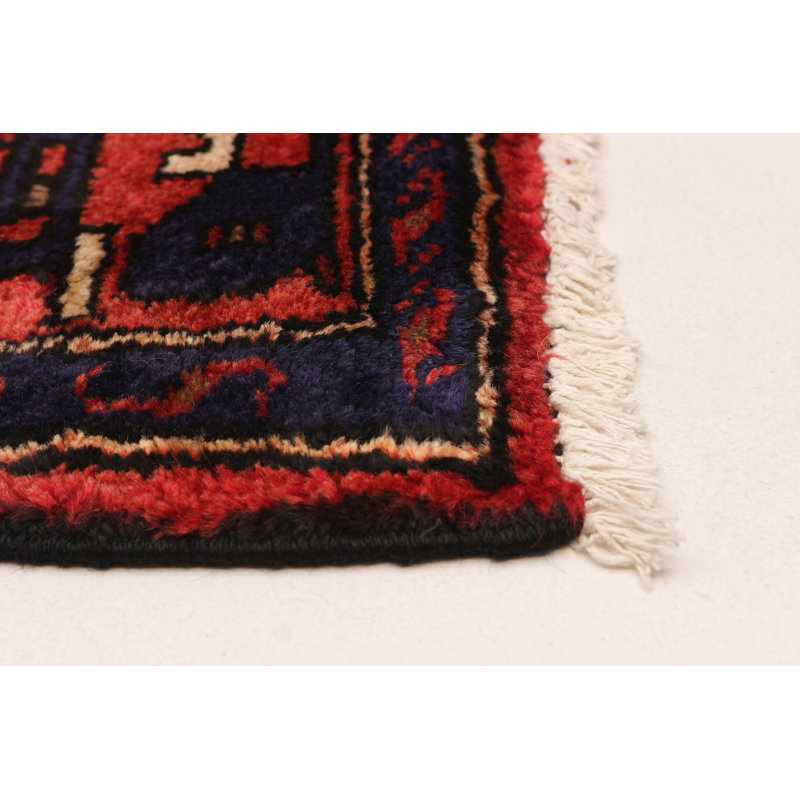 Tapis rouge Anadol 4 pi 8 po x 7 pi 7 po