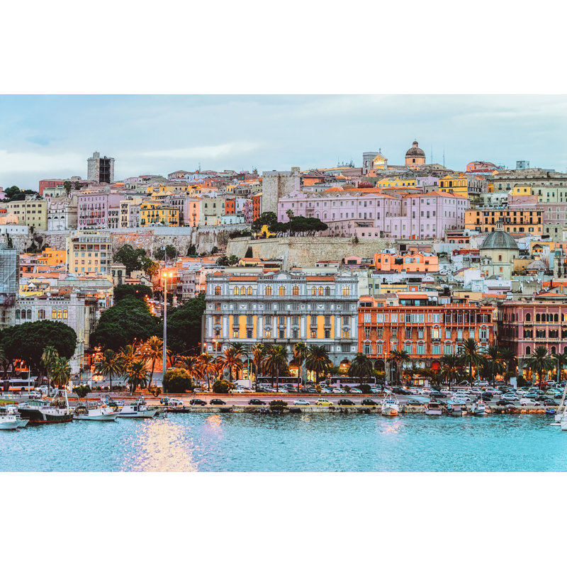 Cagliary Cityscape and Architecture - Photographie sur toile tendue, H 32 po x l 48 po
