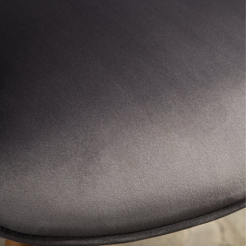 Chaise d'appoint chic en velours gris avec boutons et pieds robustes, Gris